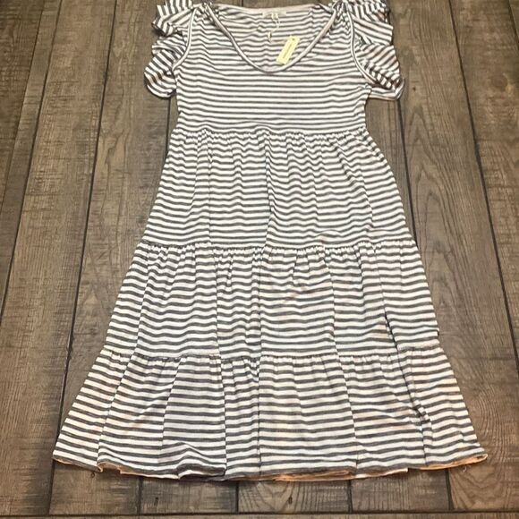 Max Studio Dress - Picture 3 of 8